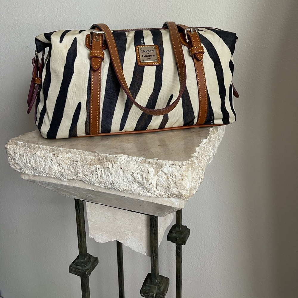 Dooney&Burke Rare Vintage Purse Excellent Condition. - Picture 1 of 16